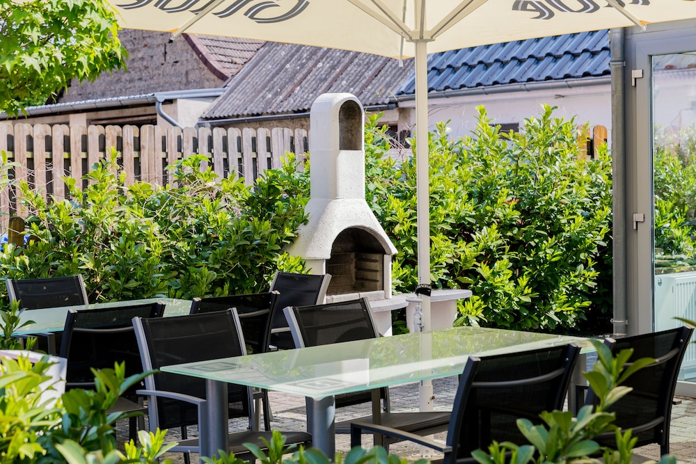 Hotel am Rosenplatz 34/51