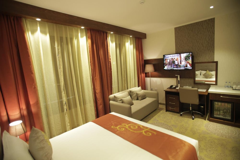 Hotel Nine 30/47