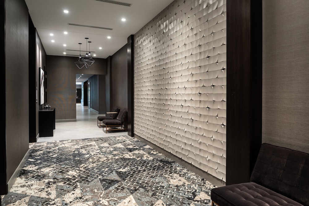 HOLIDAY INN BOSTON LOGAN AIRPORT - CHELSEA 18/64