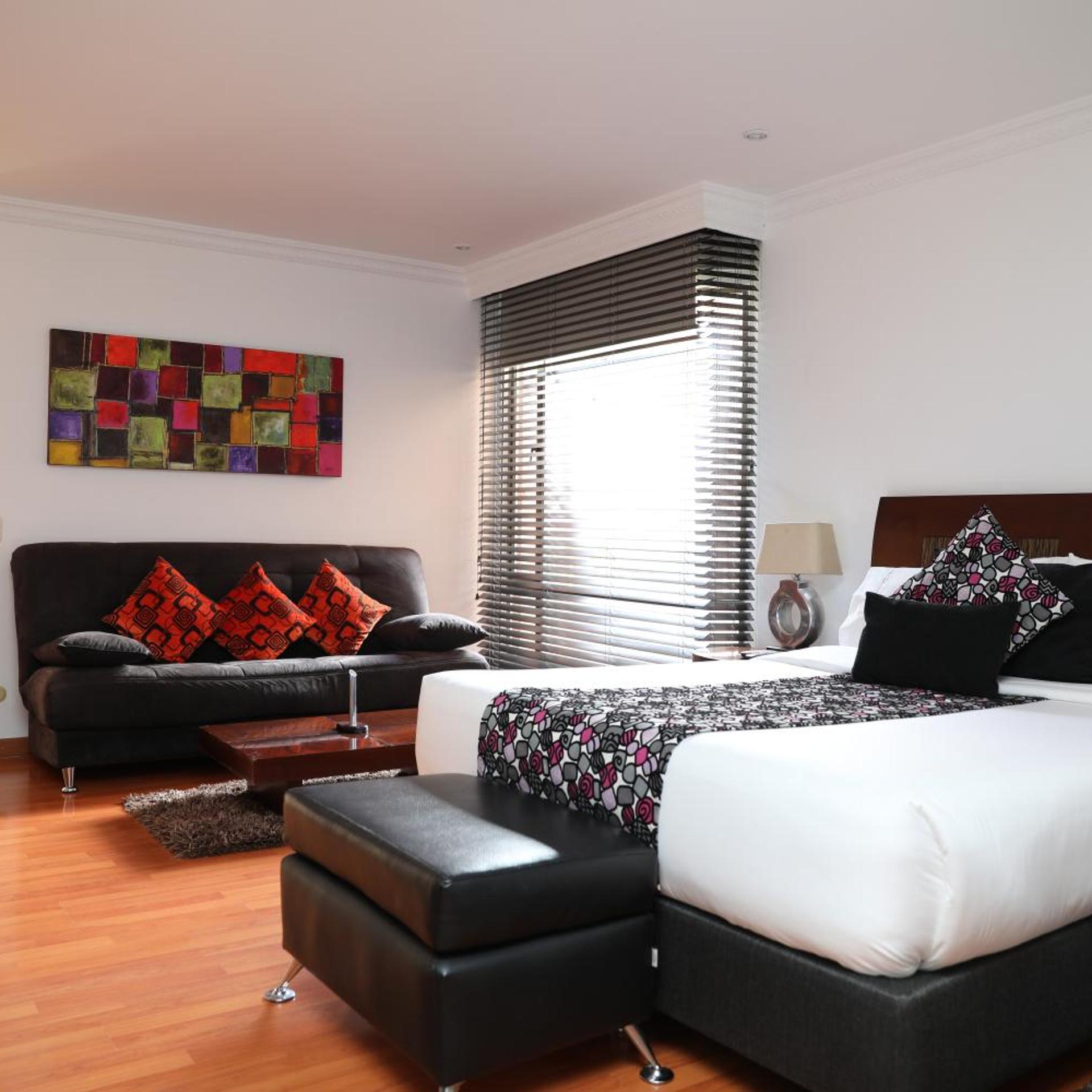 Suites 108 21/55