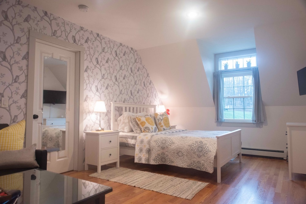 Moonshadow Bed and Breakfast 22/69