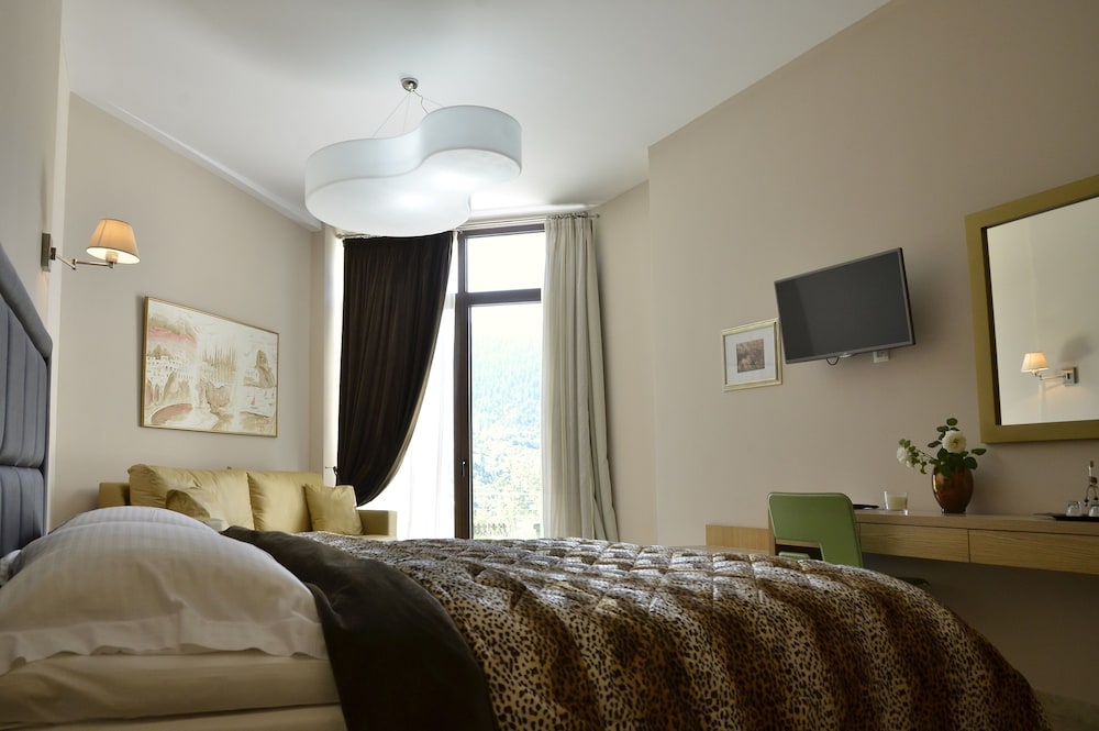 Forest Suites Boutique Hotel 6/79