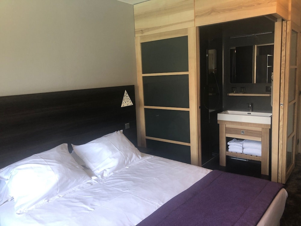 Hotel-Restaurant Les Oliviers 20/65