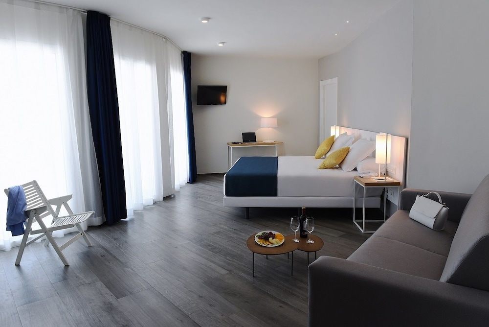 HOTEL AGARO CHIPIONA 15/29