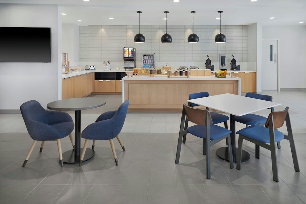 Fairfield by Marriott Inn & Suites Columbus 35/40
