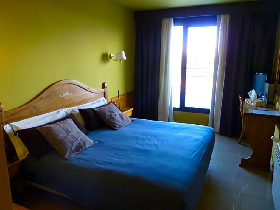Petit Hotel 5/41