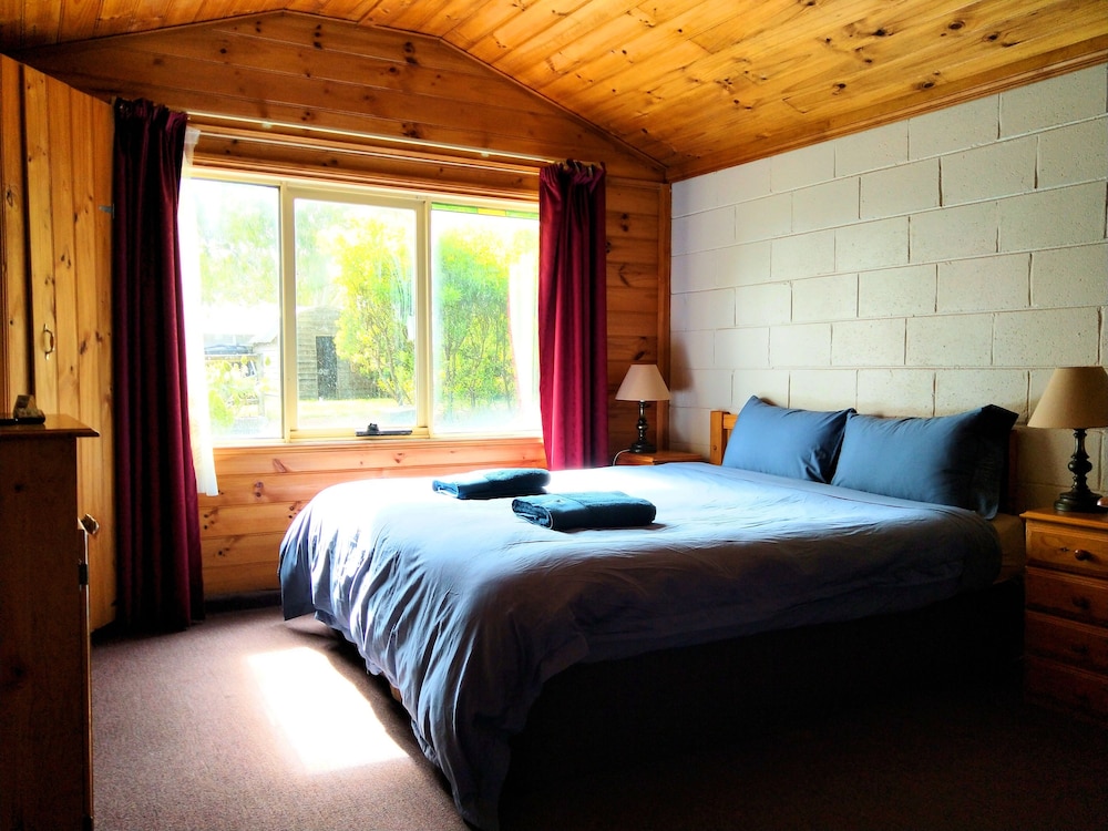 TWELVE APOSTLES MOTEL & COUNTRY RETREAT 8/50