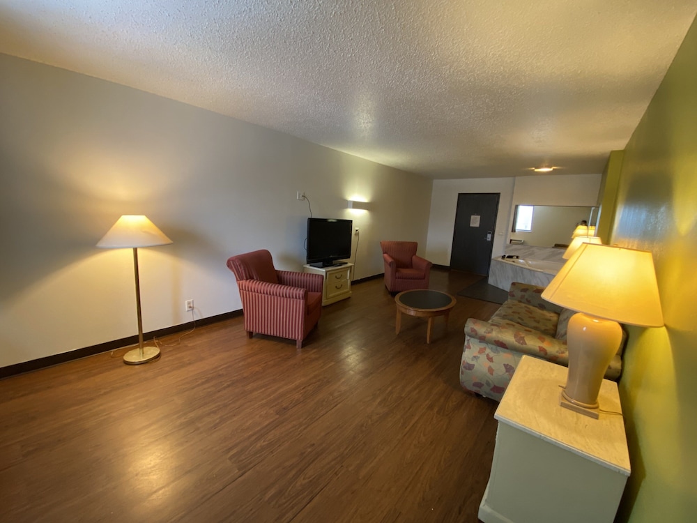 Travelodge Cleveland/Willoughby 20/29