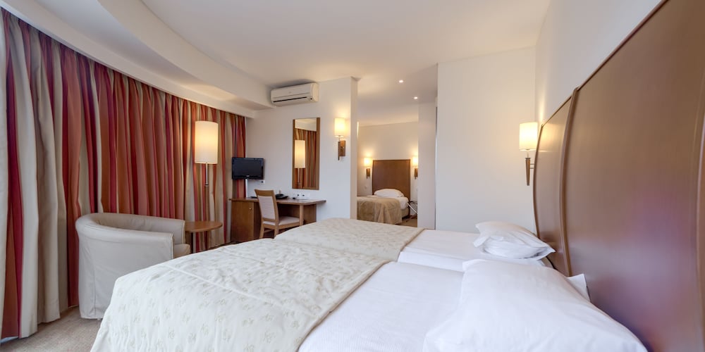 Hotel Cinquentenario & Conference Center 19/63