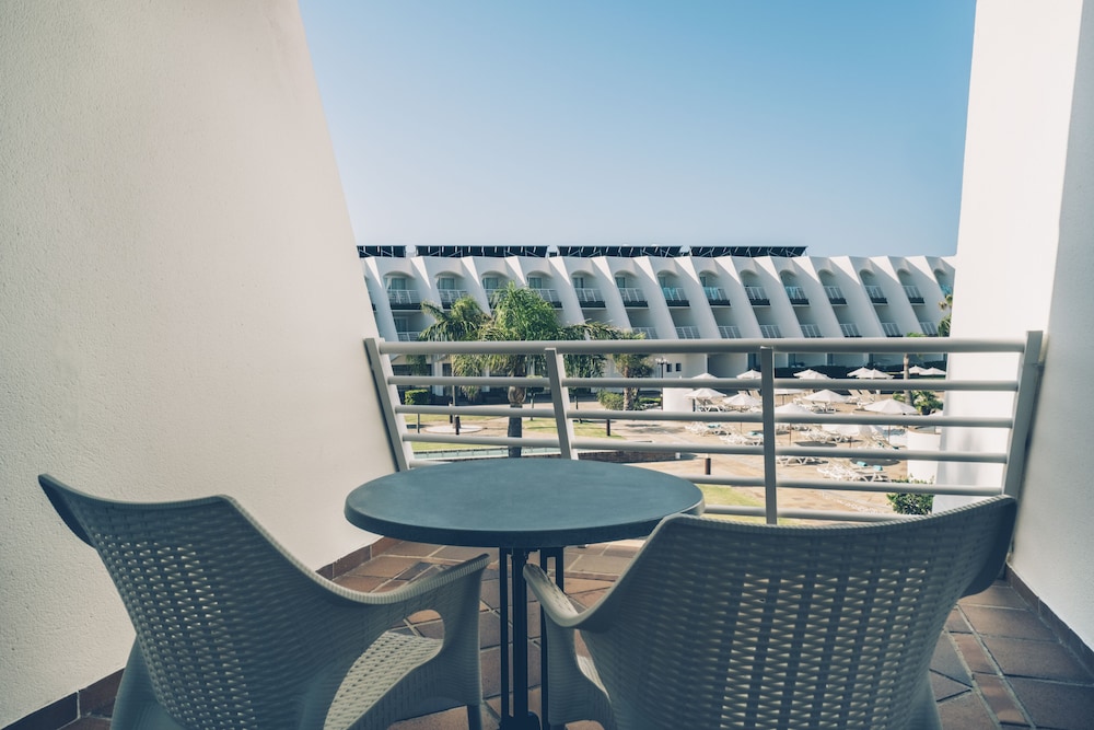 Iberostar Waves Royal Andalus 68/76