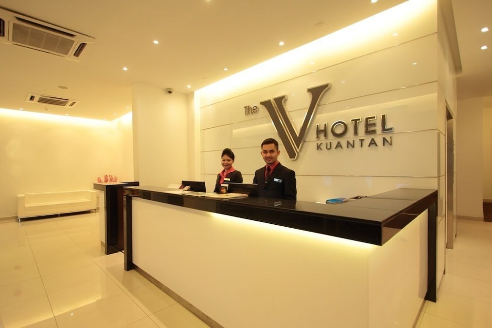 The V Hotel 8/30
