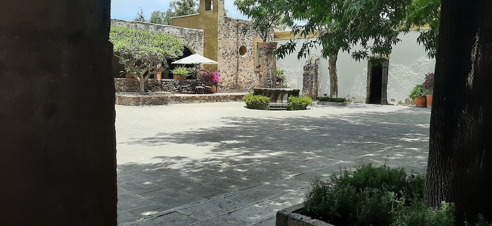 Hotel Hacienda EL Salitre 39/50