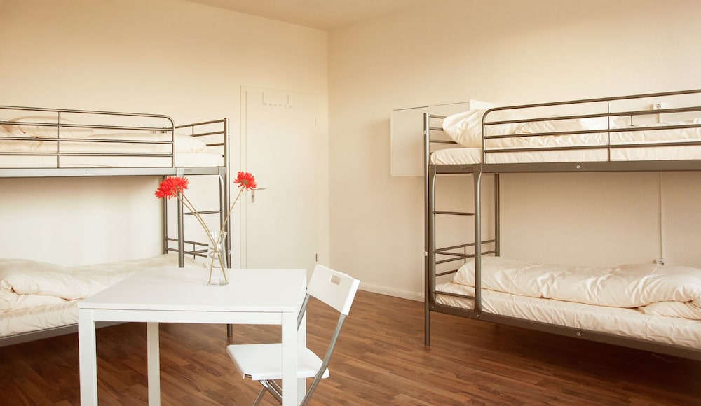 ECONOMY, MULTIPLE BEDS