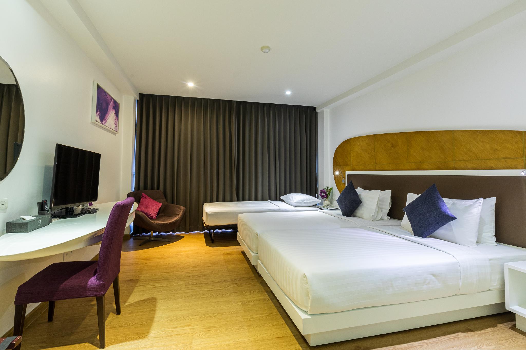 Room, Triple