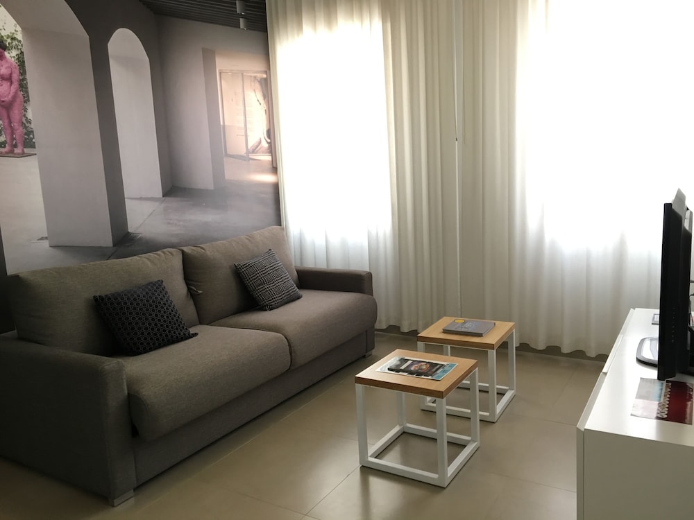 Suites Del Pintor Apartments 29/57