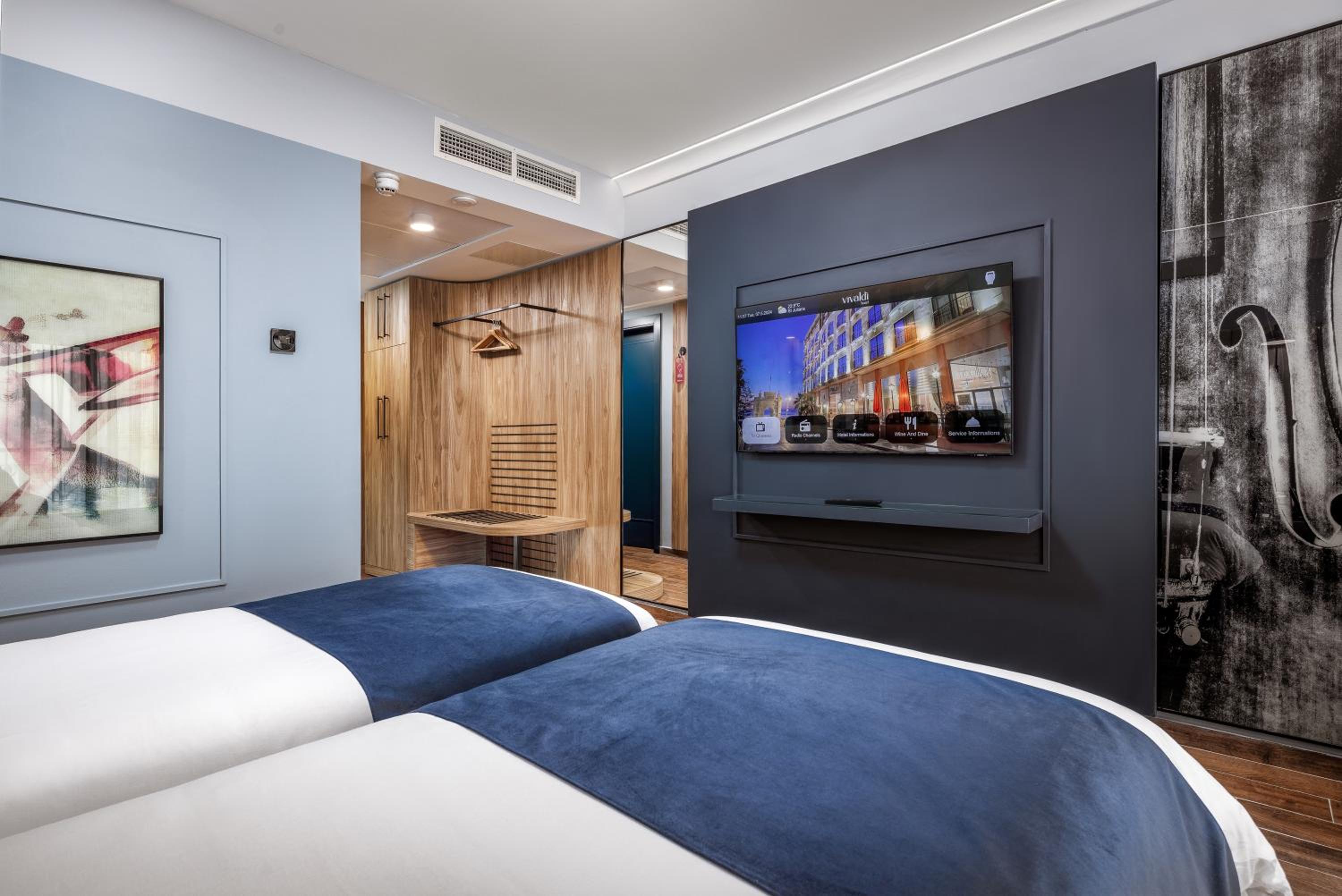 Superior, Double or Twin Bed, Side Sea View