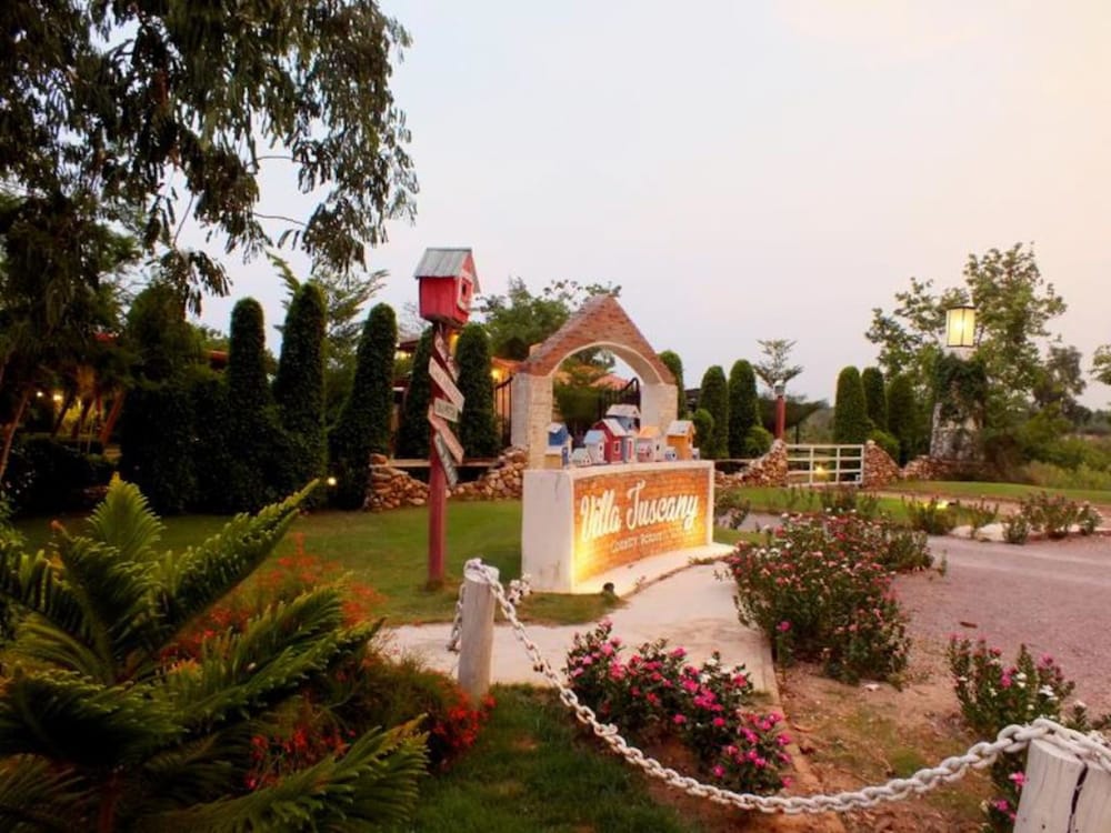 Villa Tuscany Country Resort 11/44