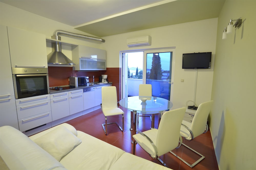 Villa Avantgarde 30/50