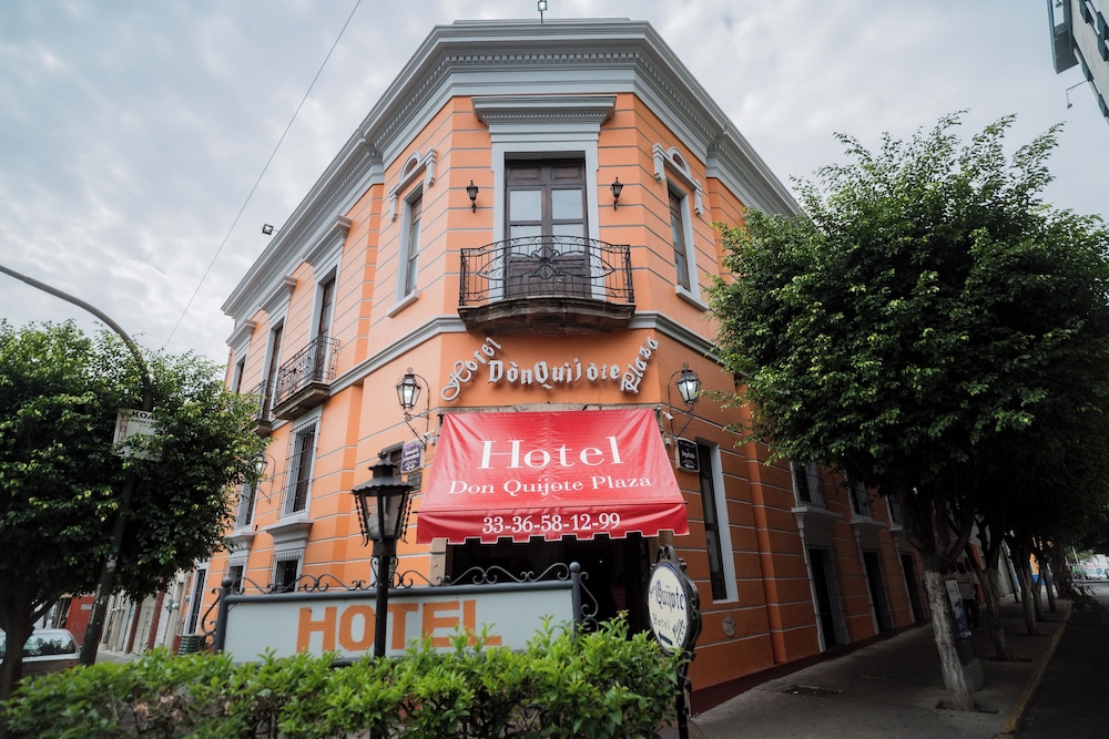 Hotel Don Quijote Plaza 2/58