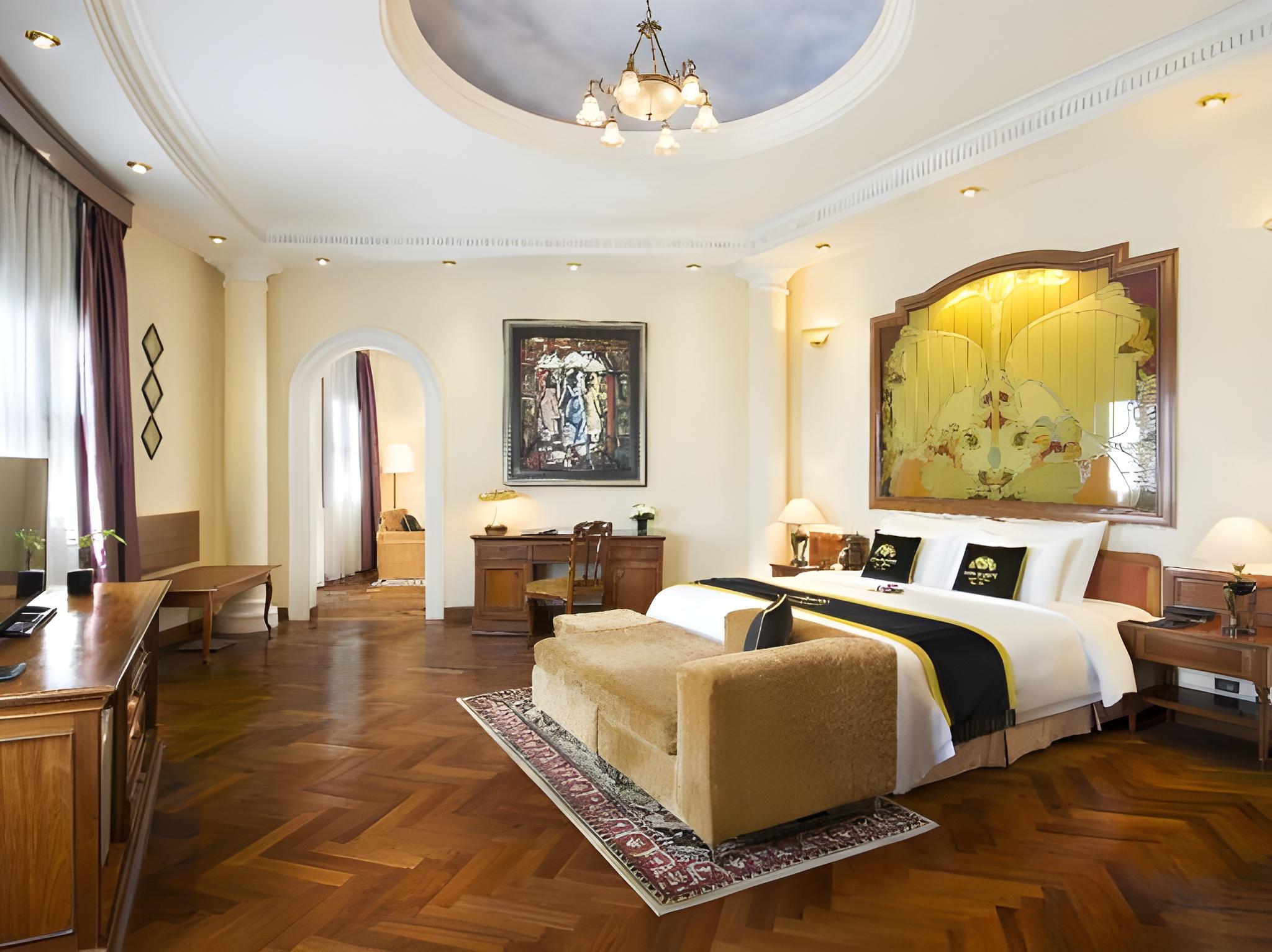 Majestic, Century, Suite