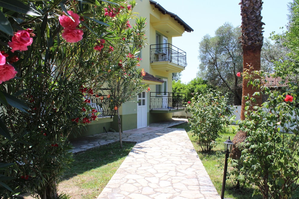Adilan Villas and Apartments 34/50