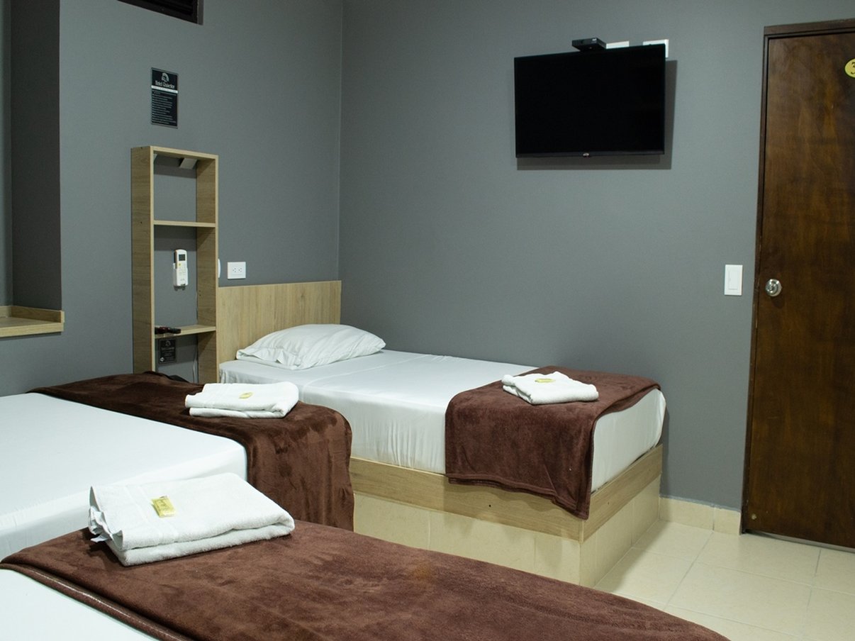 Hotel Ruisenor Itagui 26/31