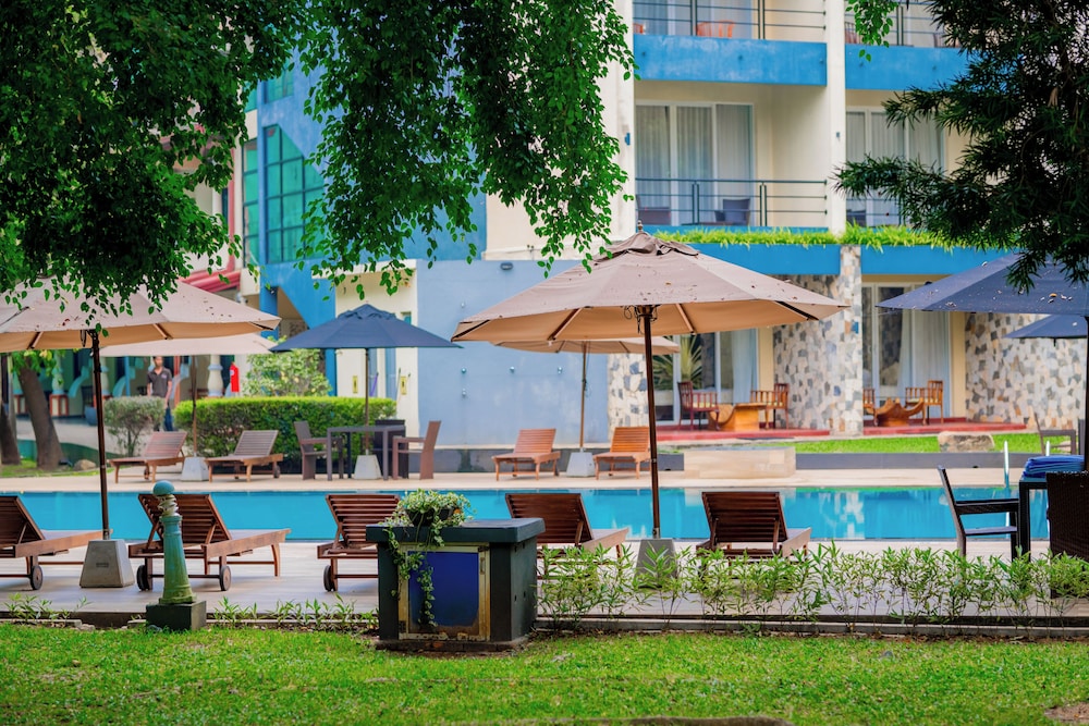 Miridiya Lake Resort 46/52
