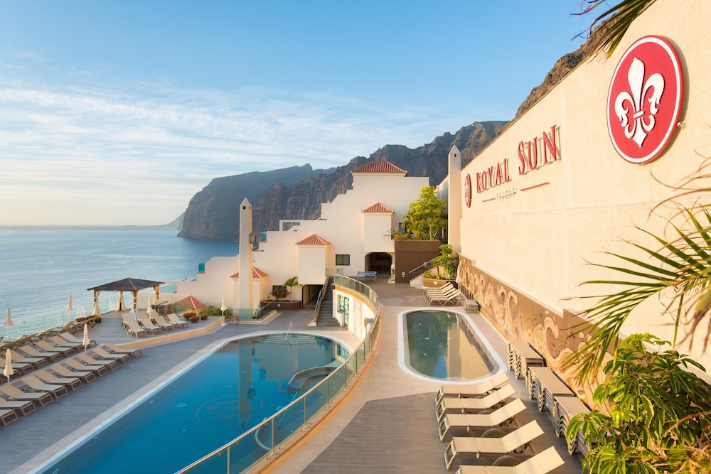 ROYAL SUN RESORT 69/74