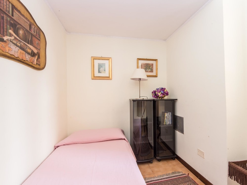 RSH Spanish Steps Luxury Apartment 15/44