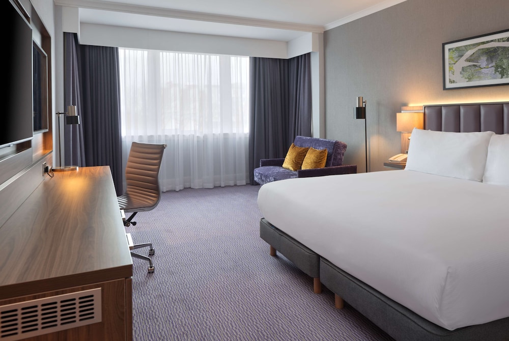Doubletree By Hilton Edinburgh Airport 13/84