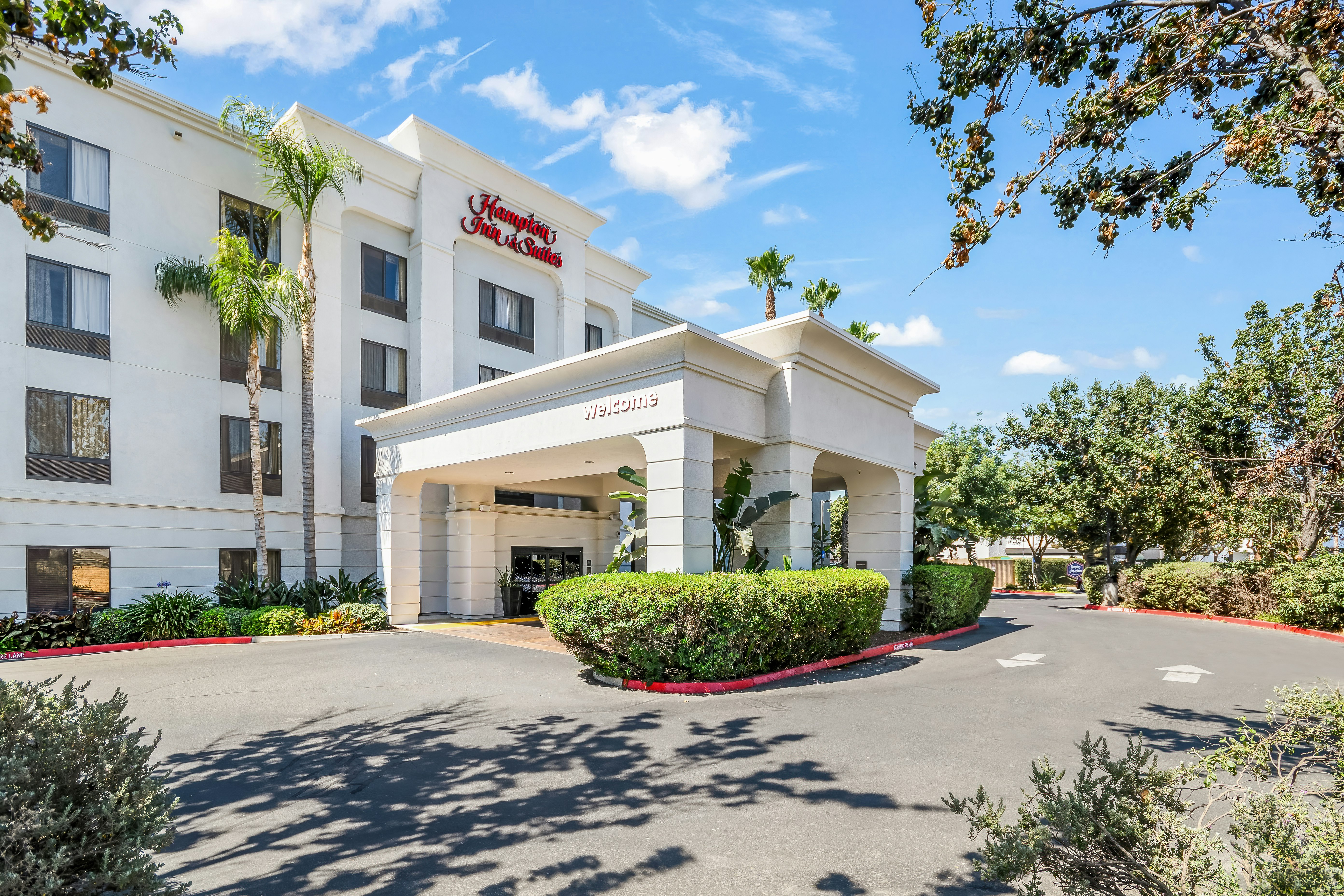 Hampton Inn And Suites Tulare 55/60