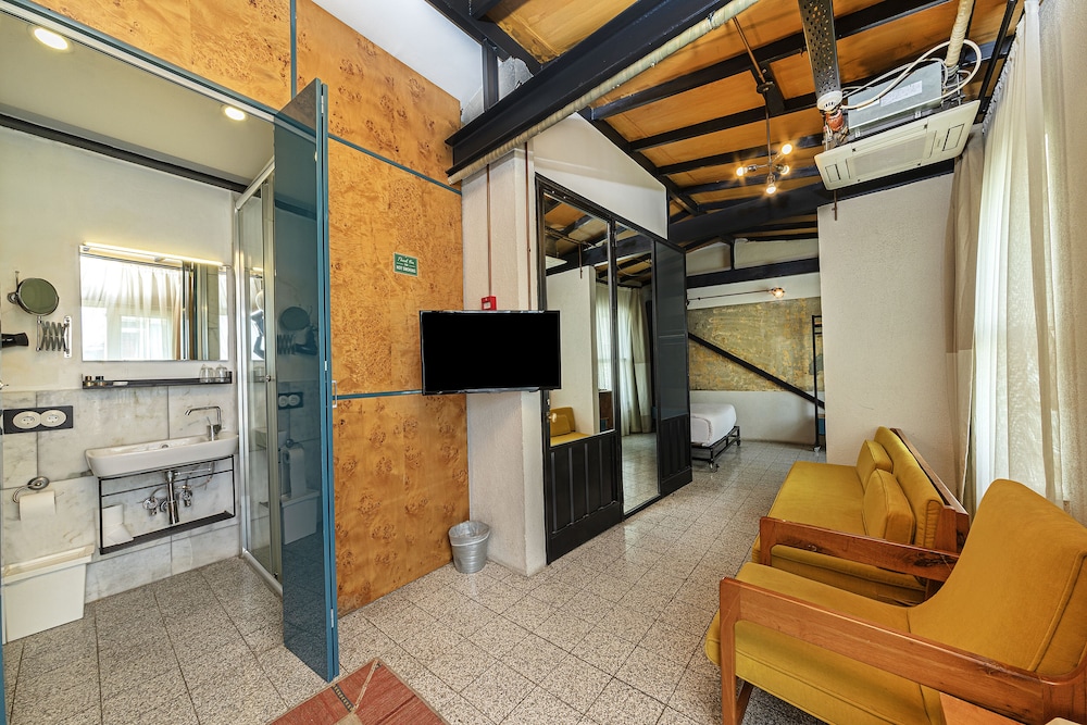 Raven Istanbul Suites 39/57