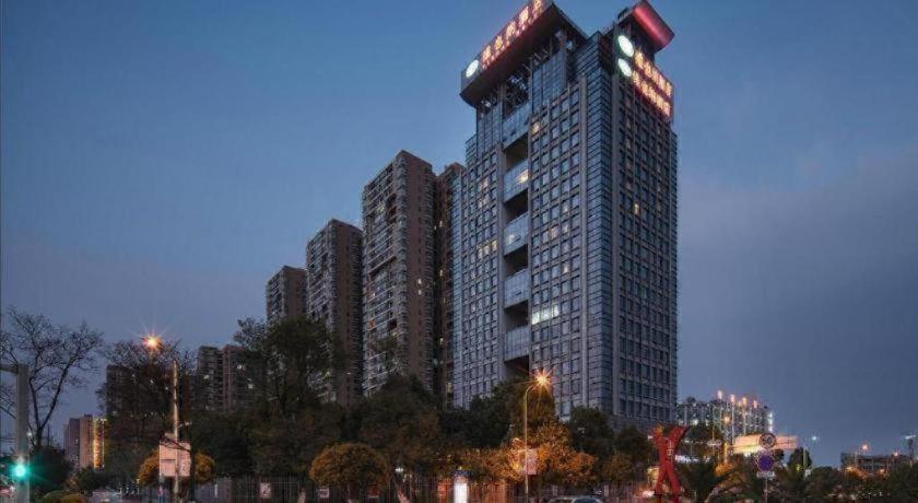 Vienna Hotel (Qujing Railway Station) 4/46