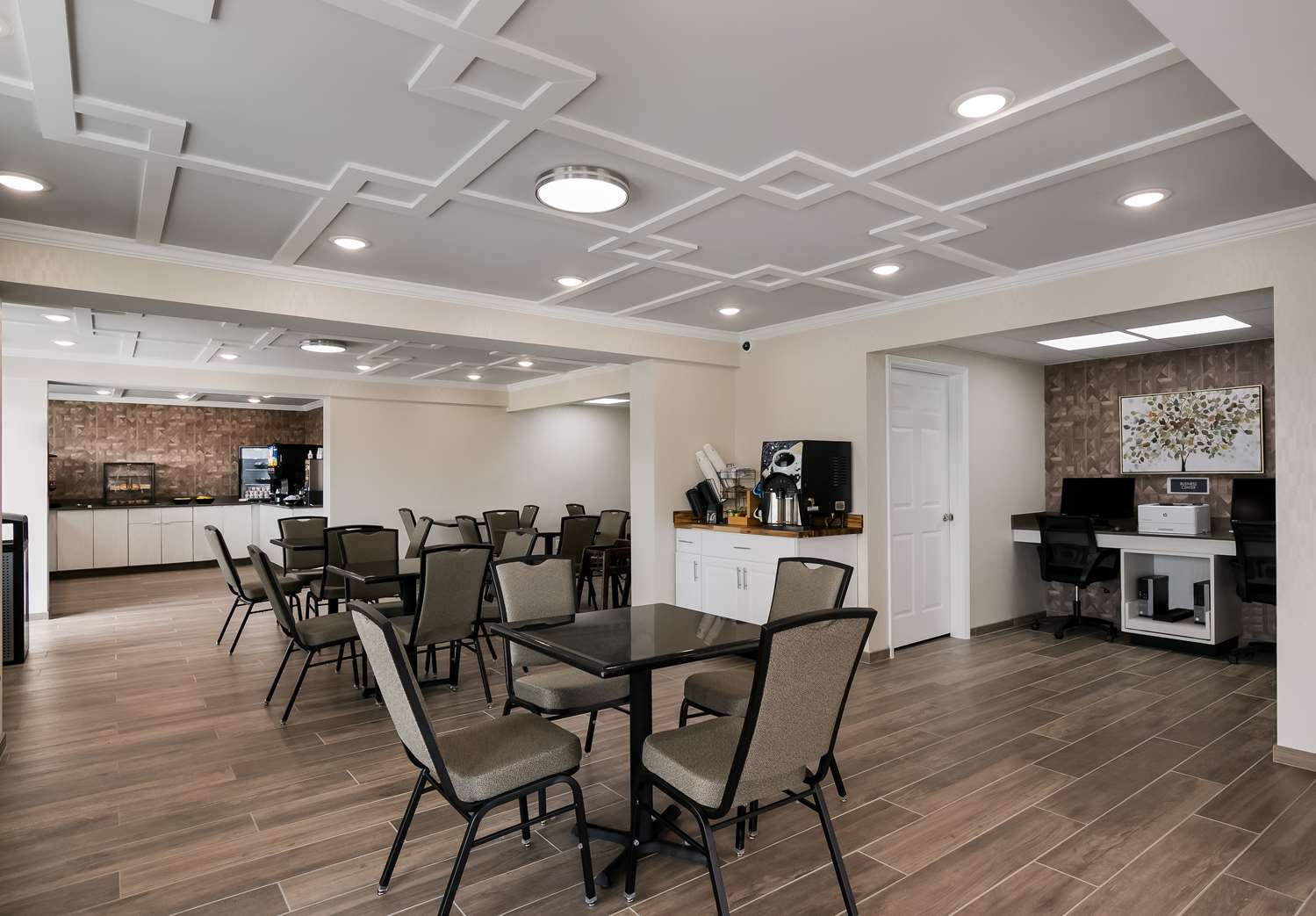 SureStay Plus by Best Western Pigeon Forge 7/8