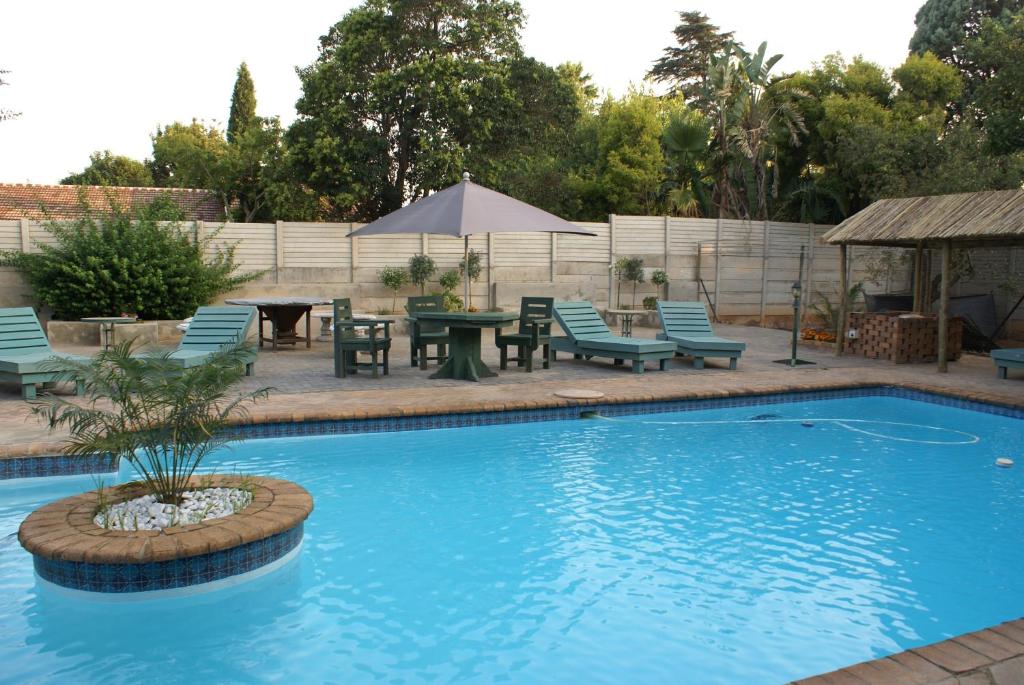 Airport Inn Bed Breakfast And Emerald Guesthouse 29/30