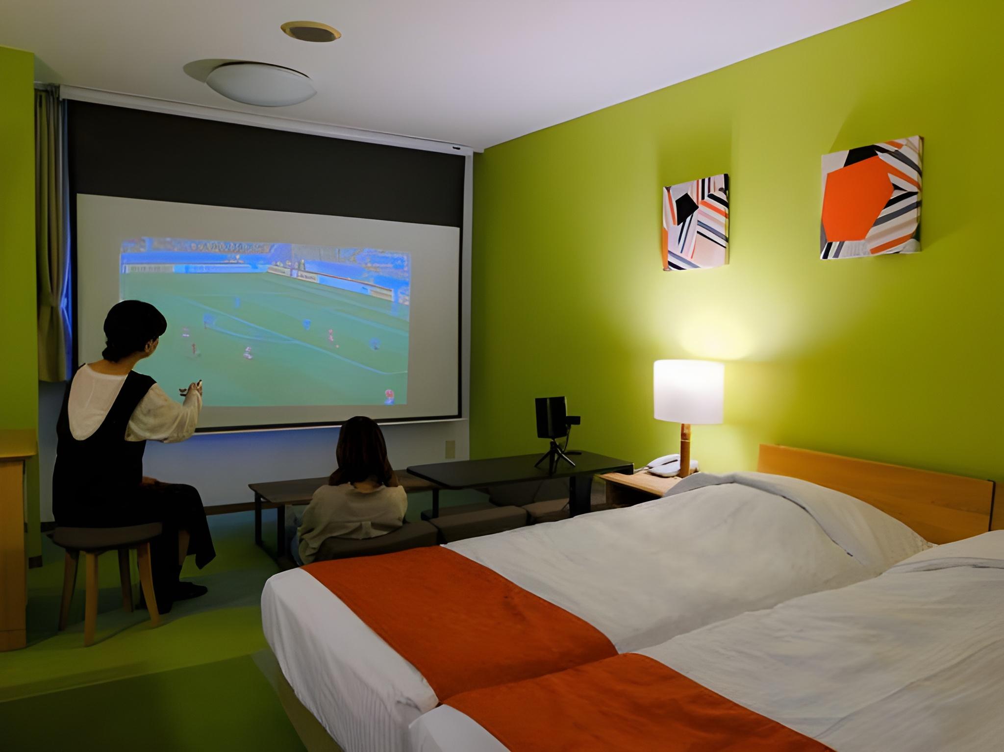 Hollywood, Twin Beds, Bathtub