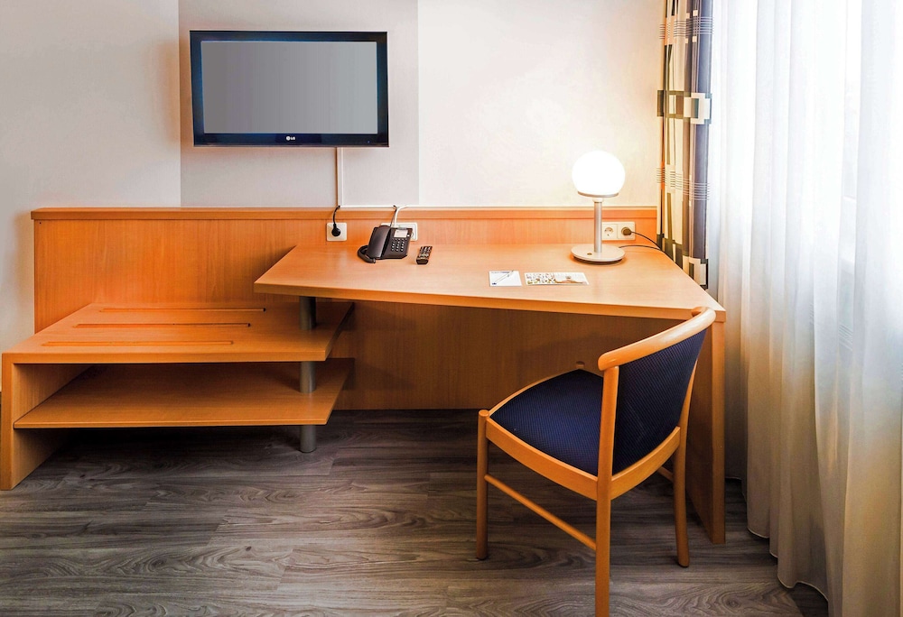 Hotel Bochum Wattenscheid, Affiliated by Melia 41/49