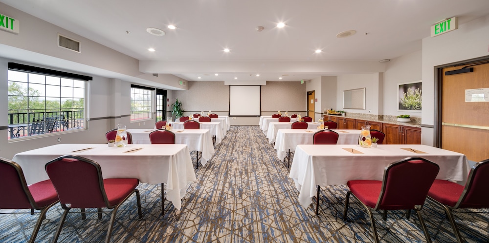 Ayres Suites Mission Viejo 45/49