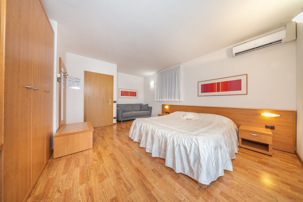 Hotel Karinhall 22/64