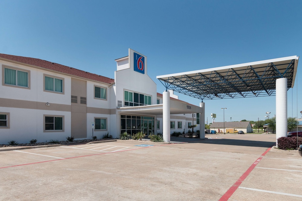 Motel6 Hillsboro, TX 37/40