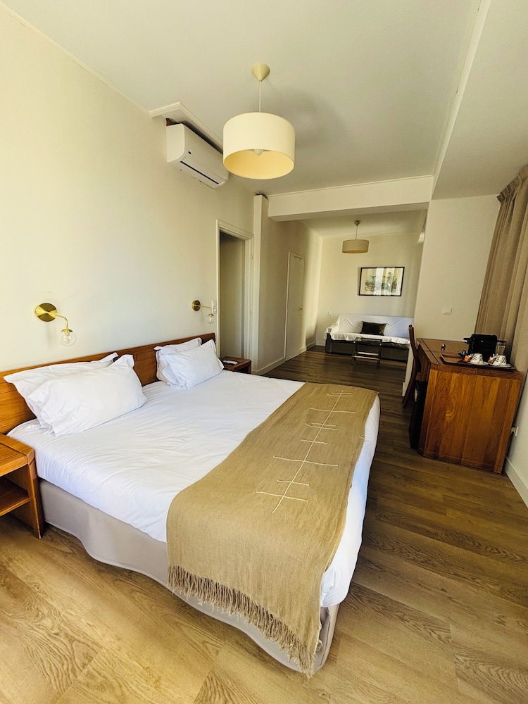 Junior Suite, Double Bed, Sofa, Hotel Bonaparte 2/5