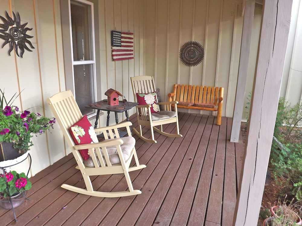 Skyridge Inn Bed & Breakfast 60/73