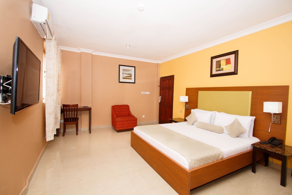 ROOM, DOUBLE BED
