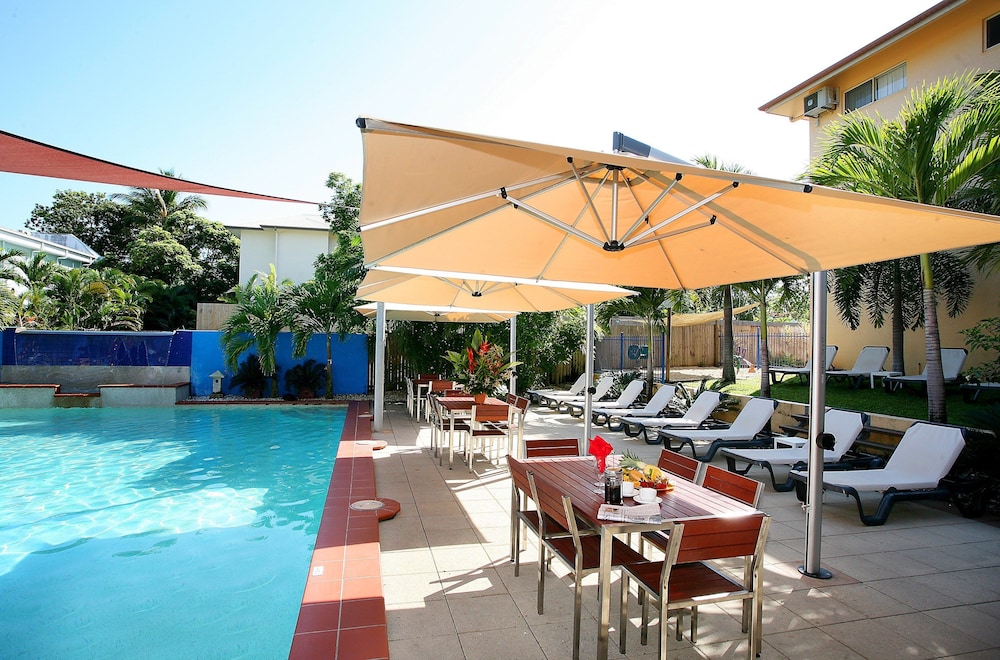 Central Plaza Port Douglas 54/63