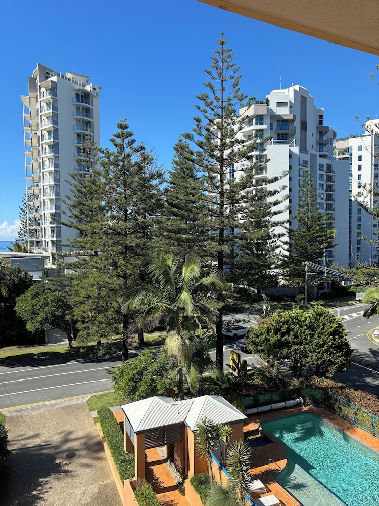 San Mateo on Broadbeach 43/51