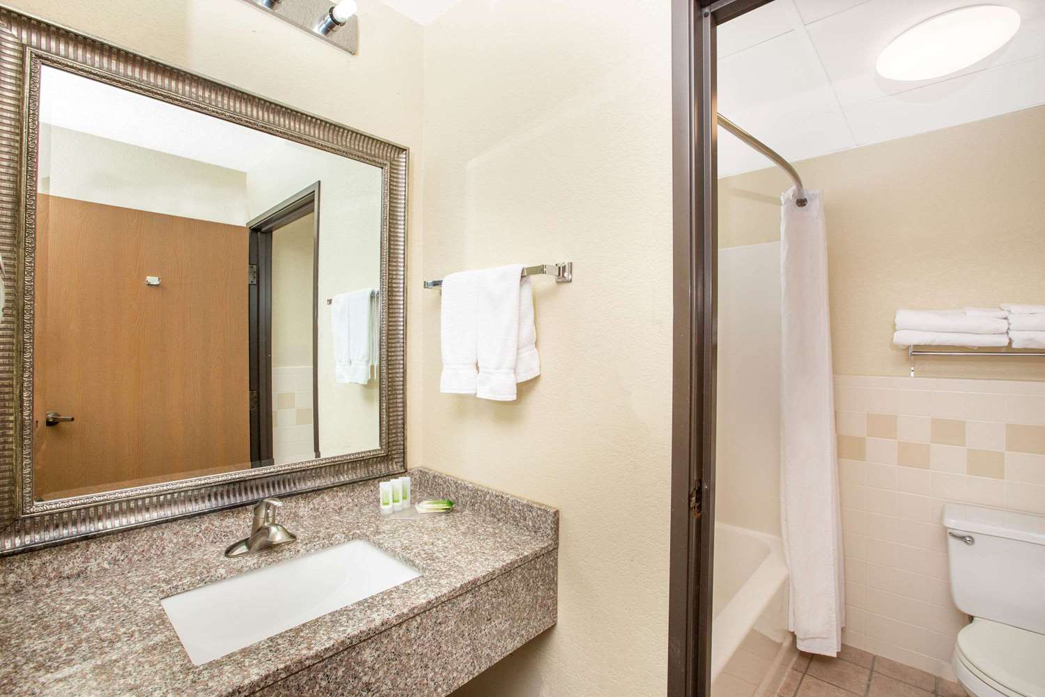 Americinn By Wyndham Lincoln North 8/9