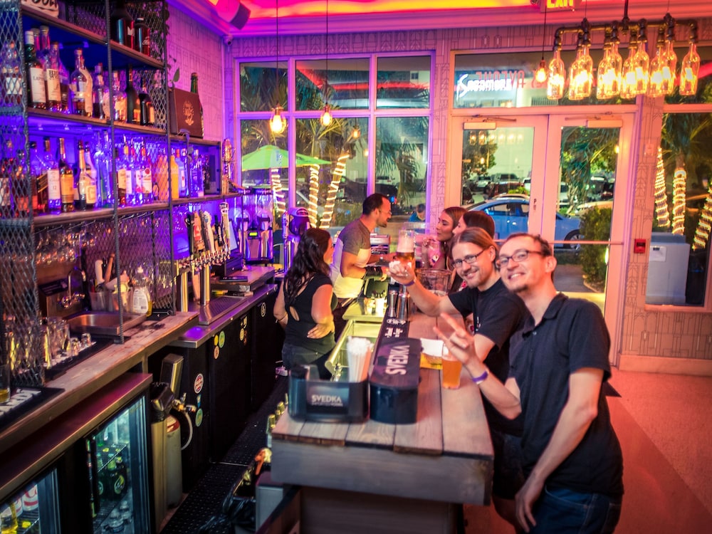 Beds N' Drinks Hostel 65/66