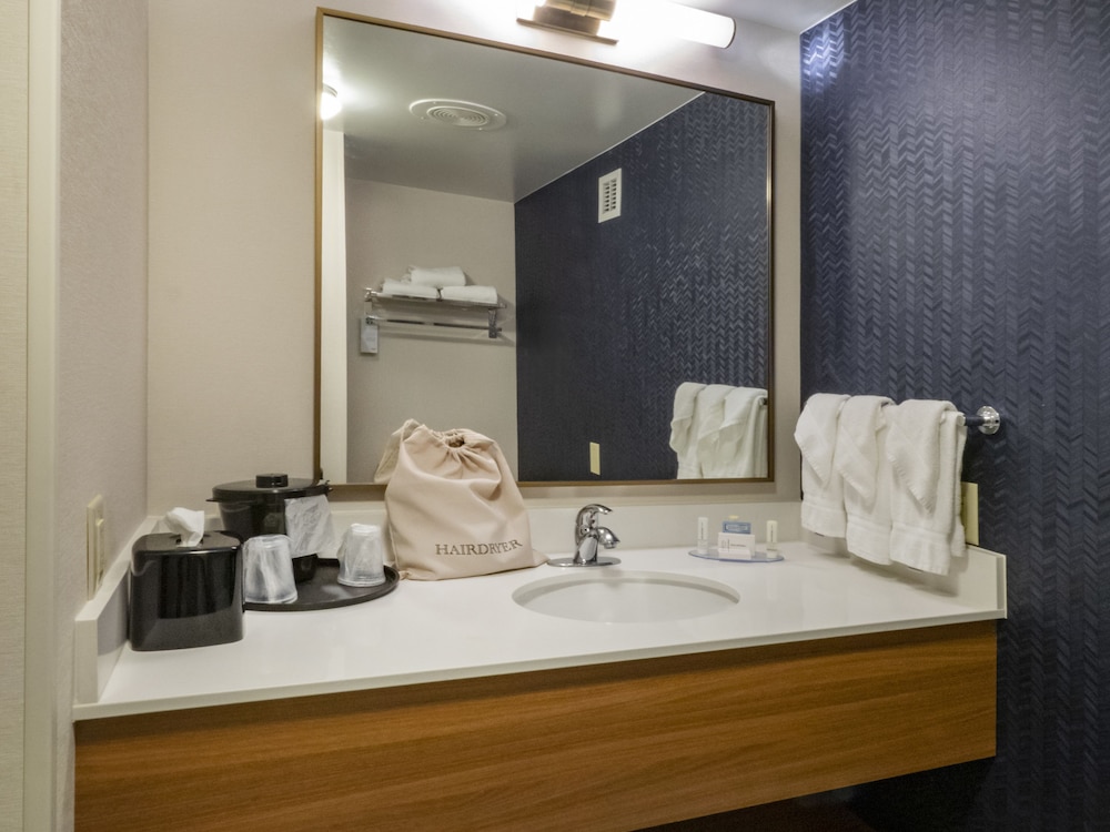Fairfield Inn Suites Hazleton 15/52