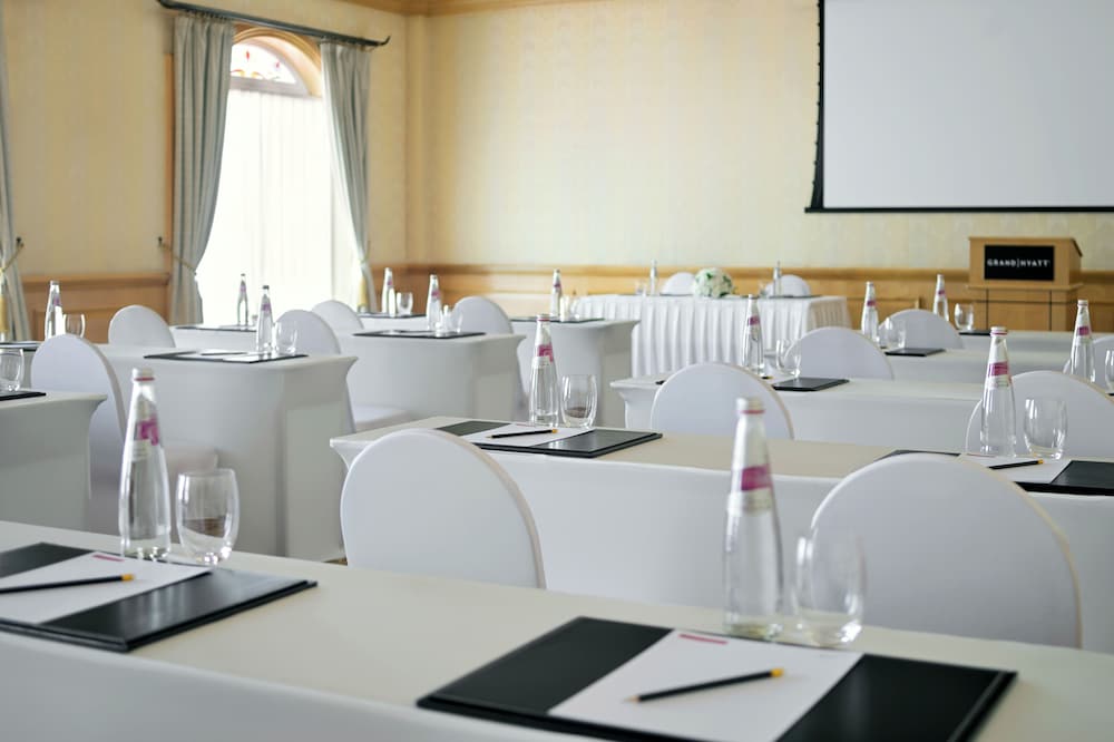 Grand Hyatt Muscat Hotel 40/50