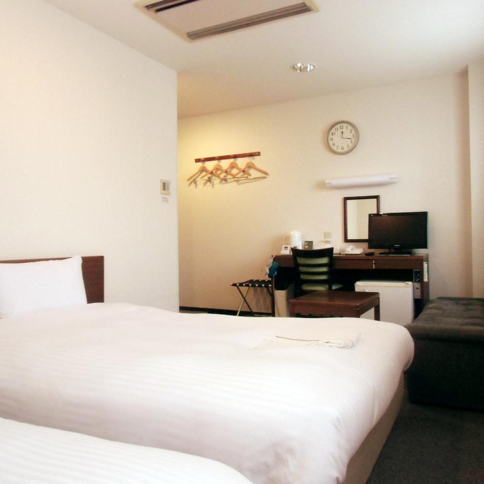 Standard, Twin Beds, Sofa